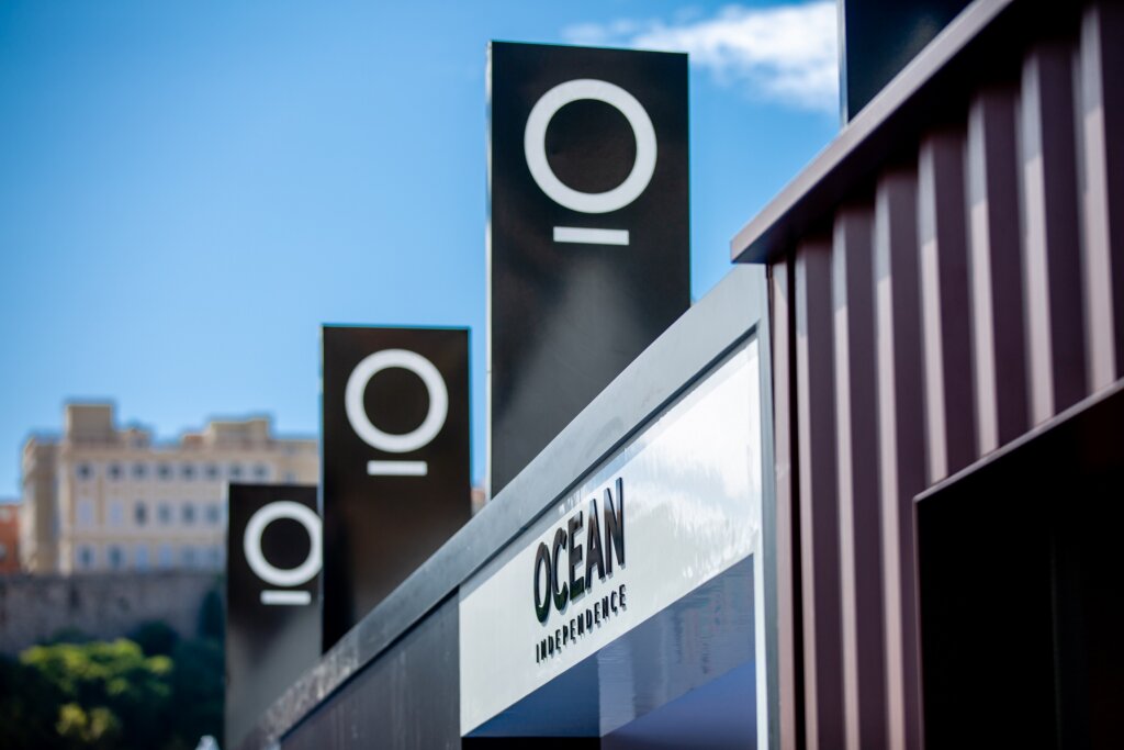 Ocean Independence Logo Stand